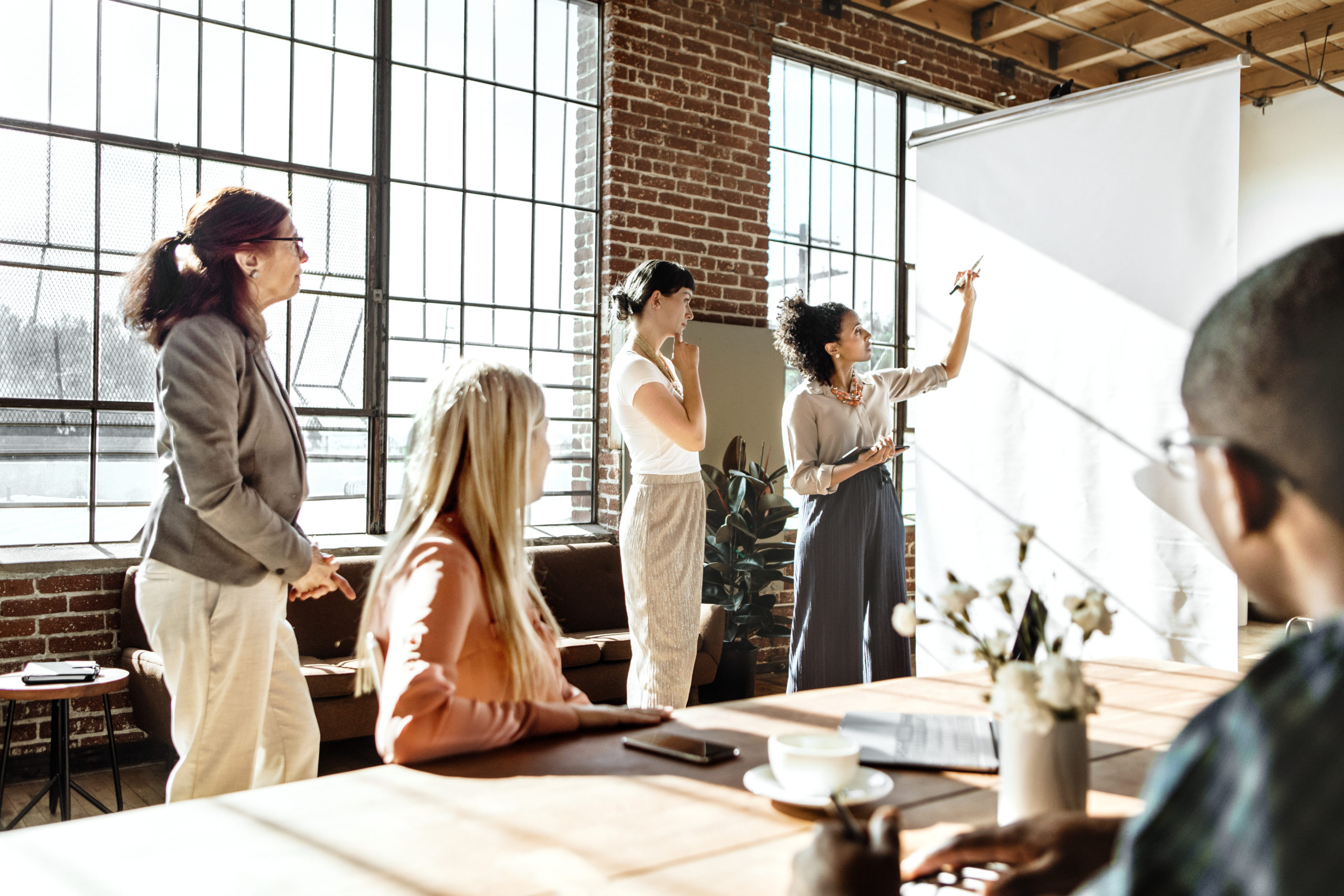 How do you capture the attention of your strategic intelligence ...
